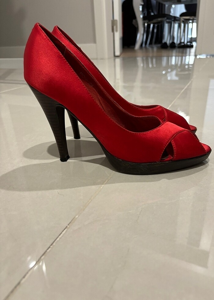 Divarese marka , 39 numara , saten kırmızı , burnu açık topuklu - Görsel 3