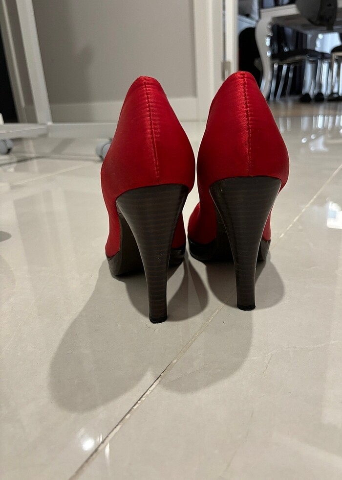 Divarese marka , 39 numara , saten kırmızı , burnu açık topuklu - Görsel 5