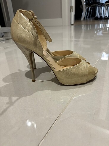 Nine West Ninewest 39 numara burnu açık bilekten bağlamalı topuklu ayakkab