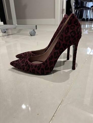 39 Beden Desa deri , yeni , bordo siyah leopar tüylü kumaş , 39 numara ,