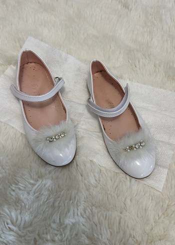 Beyaz Kürklü Kız Babet Ayakkabı - Görsel 3