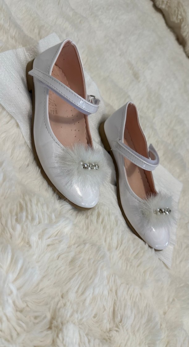Beyaz Kürklü Kız Babet Ayakkabı - Görsel 4