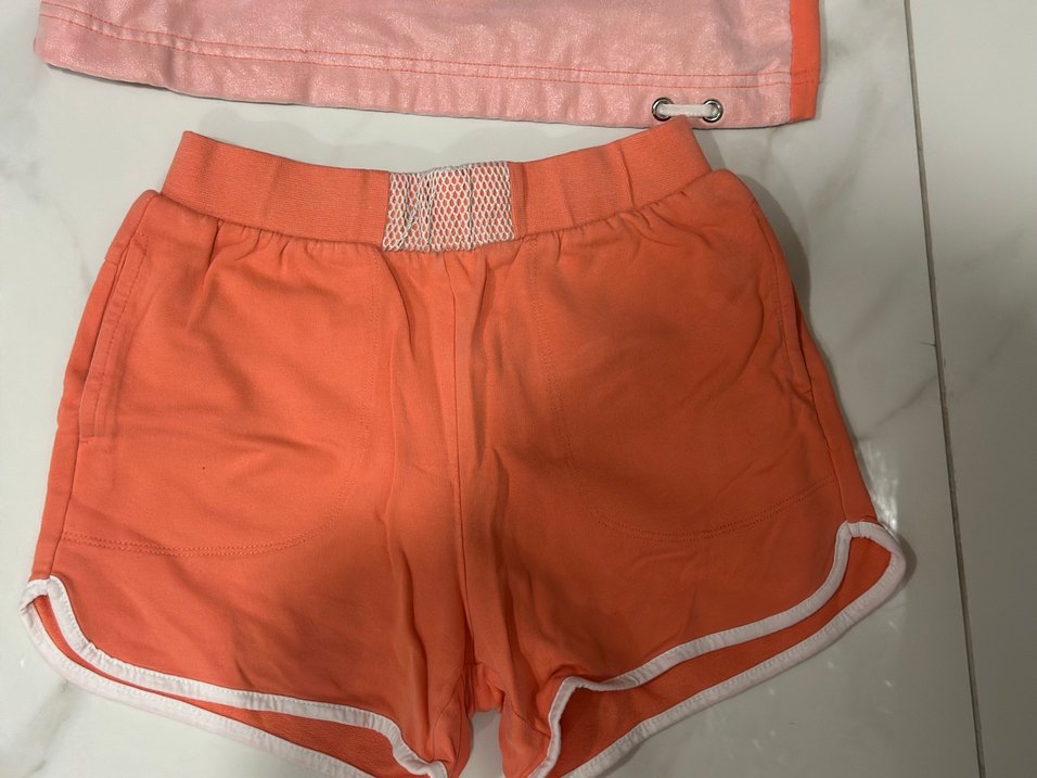 Pembe Kapüşonlu Kolsuz Kız Yeleği ve şort takımı - Görsel 2