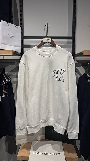 CALVİN KLEİN BEYAZ SWEATSHİRT
