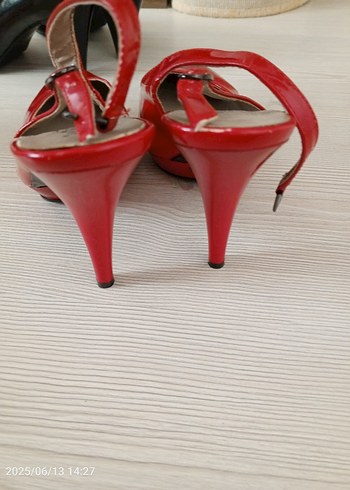 Mammamia Kırmızı Rugan Tokalı Stiletto Kadın Ayakkabı/indirim yapılır.