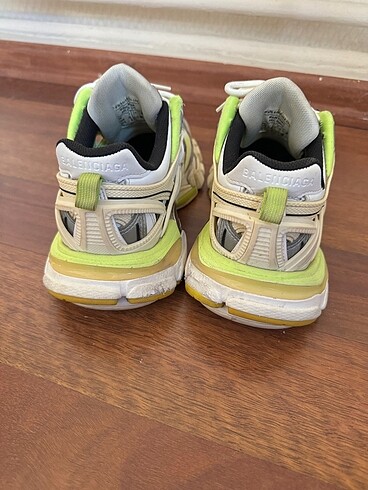 36 Beden Balenciaga track2