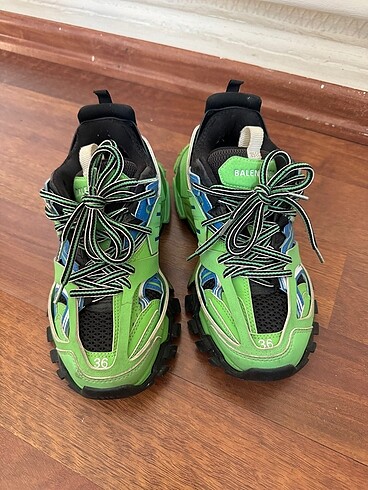 Balenciaga track
