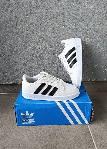 Adidas Beyaz Ayakkabı