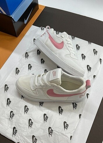 37 Beden beyaz Renk Nike Retro Pembe Sneaker Spor Ayakkabı