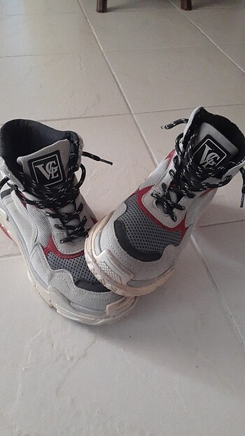 Spor ayakkabi