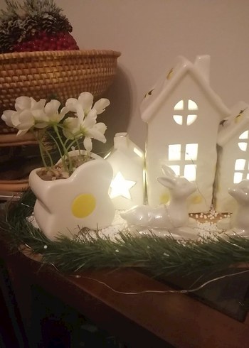 Beyaz Seramik Ev Dekoru ve Çiçekli Yumurta - Görsel 3