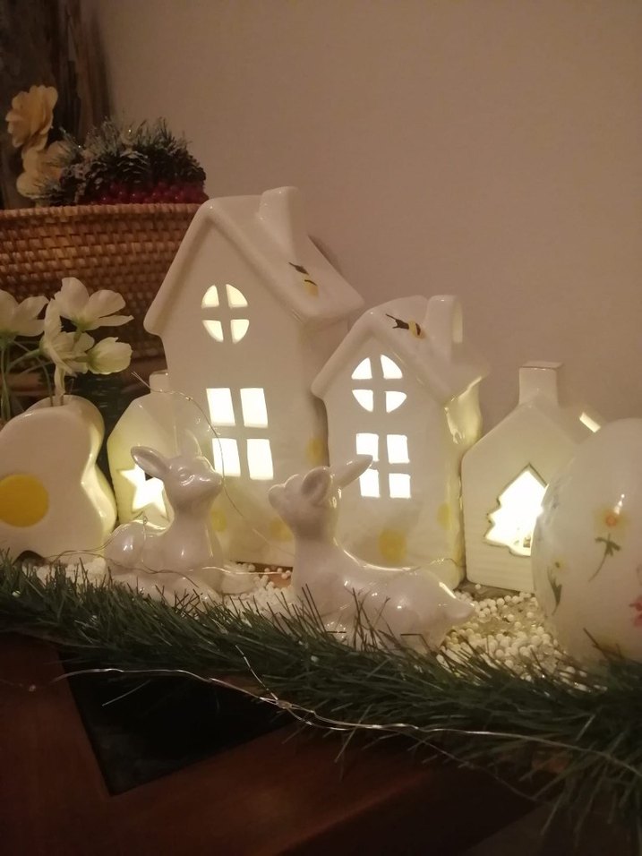 Beyaz Seramik Ev Dekoru ve Çiçekli Yumurta - Görsel 2