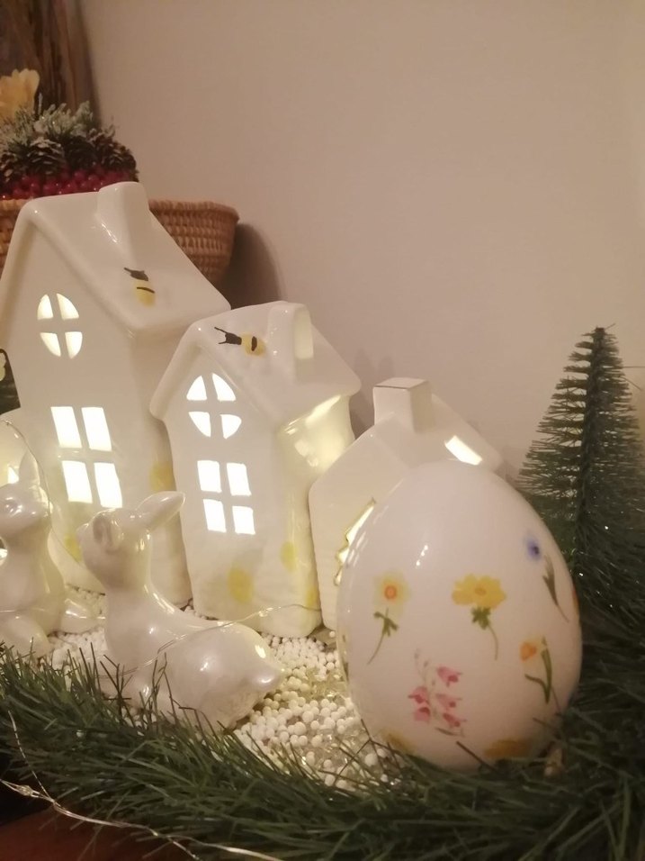 Beyaz Seramik Ev Dekoru ve Çiçekli Yumurta - Görsel 4