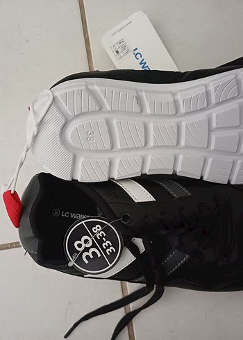 LC Waikiki Siyah Spor Ayakkabı 38-39 Numara - Görsel 3