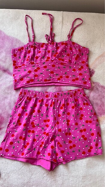 Trendyol & Milla pijama takımı gecelik