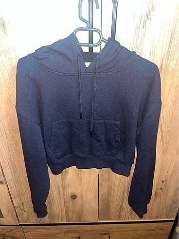 Crop sweatshirt
