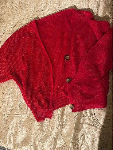 KIRMIZI HIRKA
