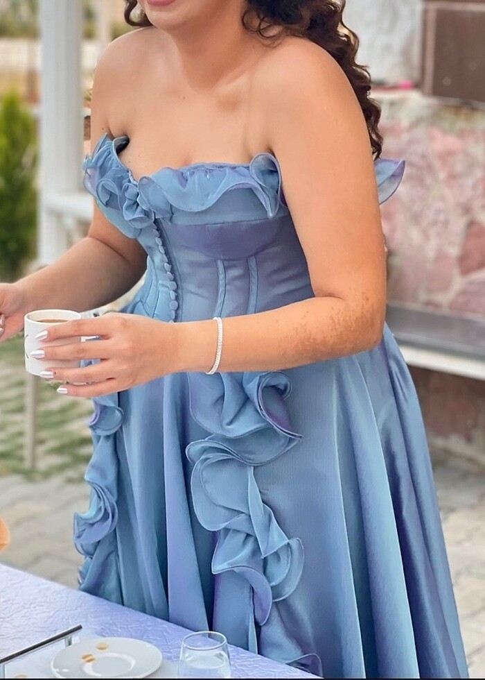 Alfabeta fırfırlı yırtmaçlı abiye - Görsel 2