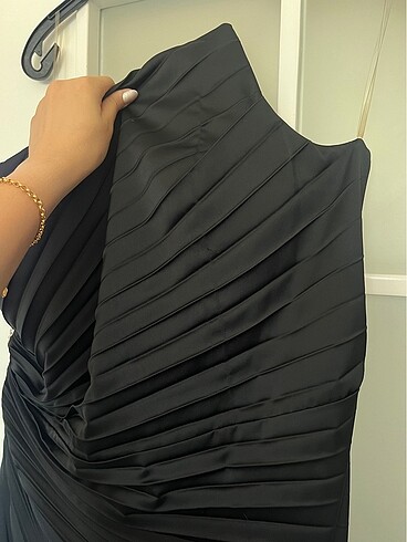 Carmen Siyah plisoley yanı taşlı yırtmaçlı uzun abiye elbise - Görsel 6