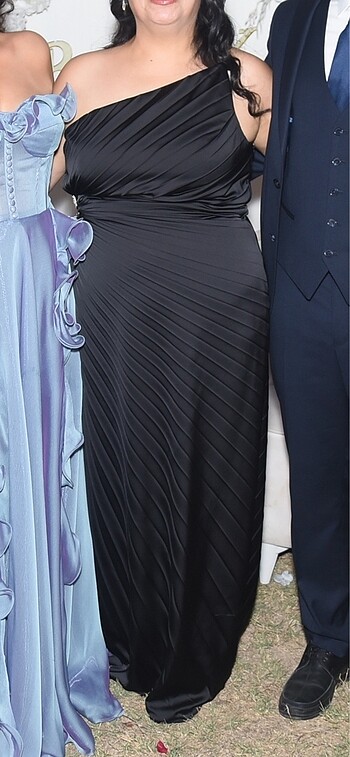 Carmen Siyah plisoley yanı taşlı yırtmaçlı uzun abiye elbise - Görsel 10