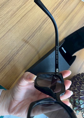 Siyah prada orijinal gözlük - Görsel 3