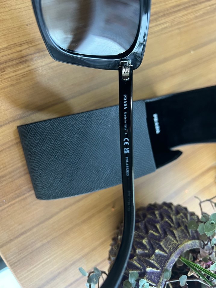 Siyah prada orijinal gözlük - Görsel 4