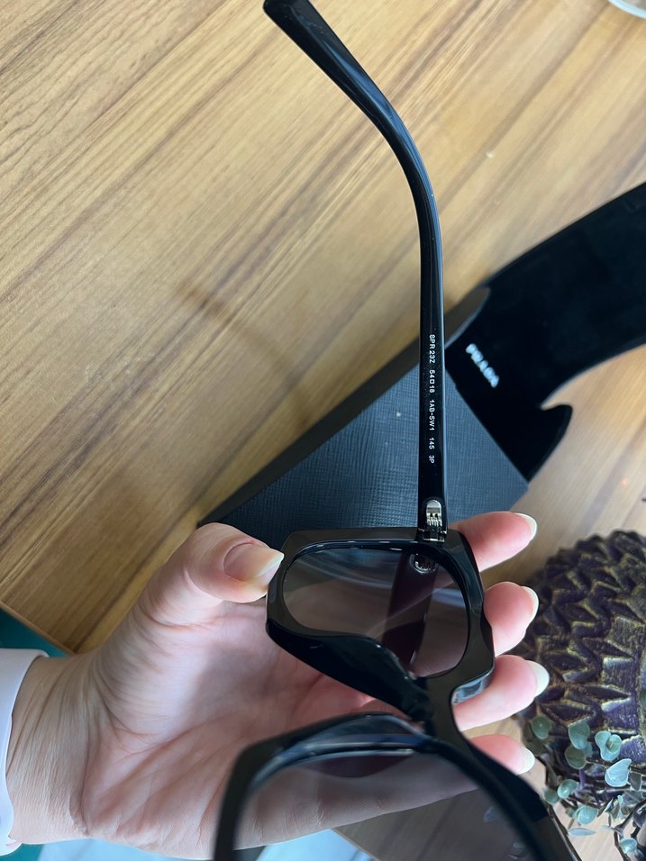Siyah prada orijinal gözlük - Görsel 3