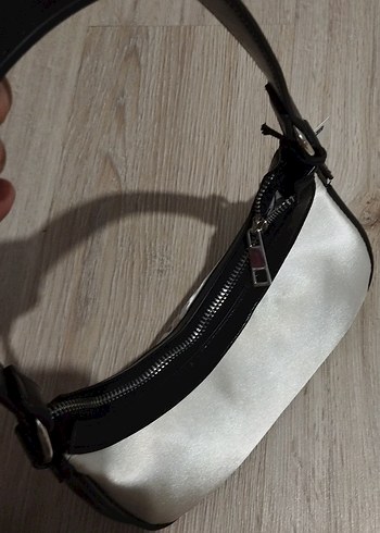  Beden Bershka Çanta
