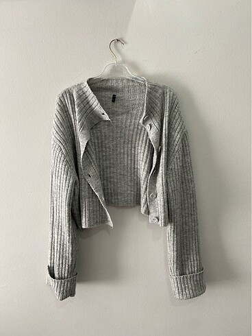 l Beden gri crop