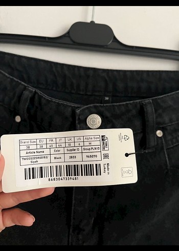 m Beden Siyah Kemerli Mini Kot Şort