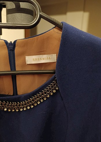 Zincir Detaylı Koyu Mavi Uzun Kollu Elbise - Görsel 3