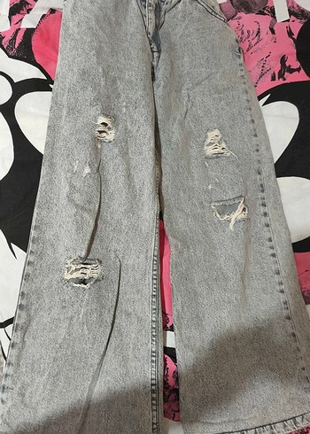 Yırtık kot pantolon - Görsel 4