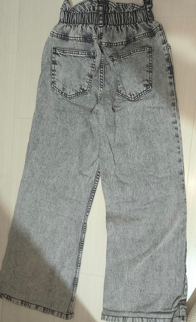 Yırtık kot pantolon - Görsel 3