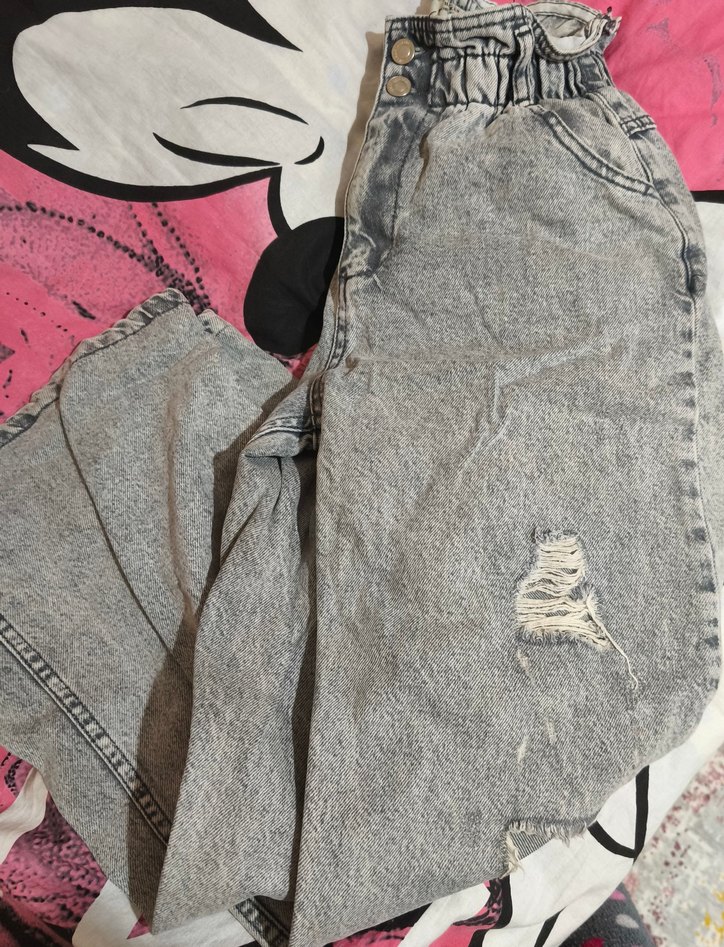 Yırtık kot pantolon - Görsel 2