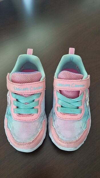 Skechers marka 24 numara