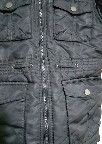 Siyah Erkek Çocuk Kürklü Kapüşonlu Mont - Görsel 3