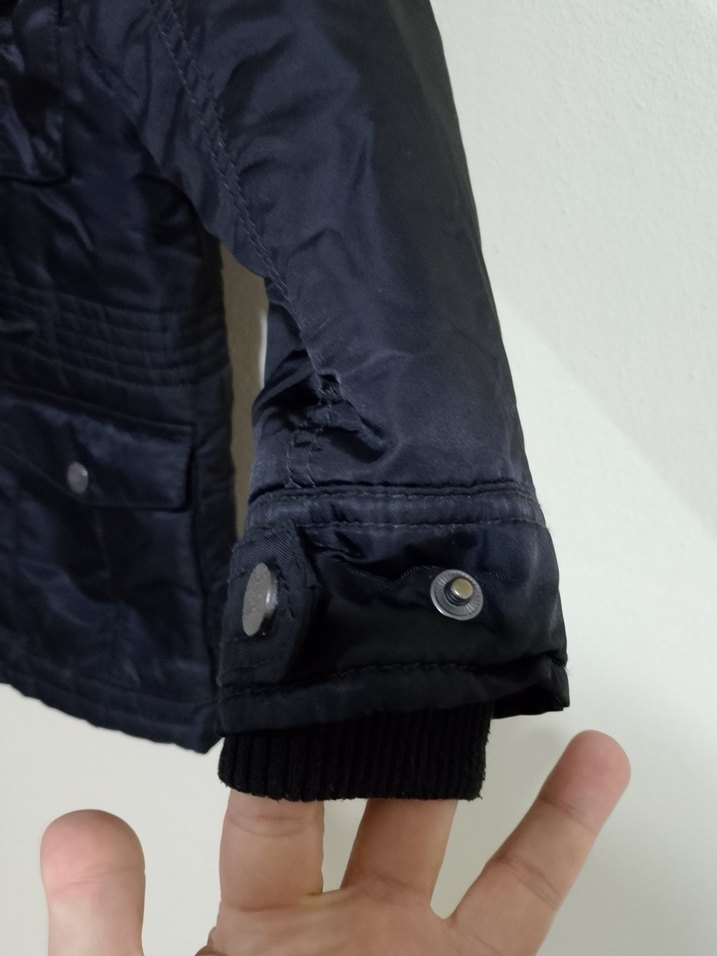 Siyah Erkek Çocuk Kürklü Kapüşonlu Mont - Görsel 2