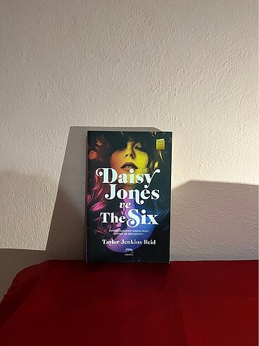 Daisy Jones Ve The Six