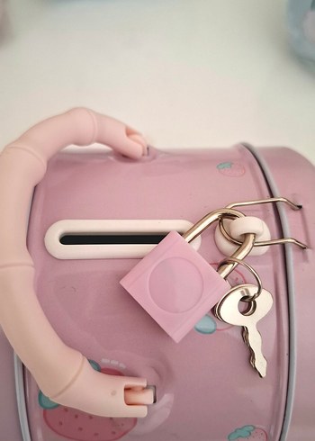 Pembe Kulplu Tavşan Kumbara
Çocuk, Yetişkin İçin KilitliKumbara - Görsel 2