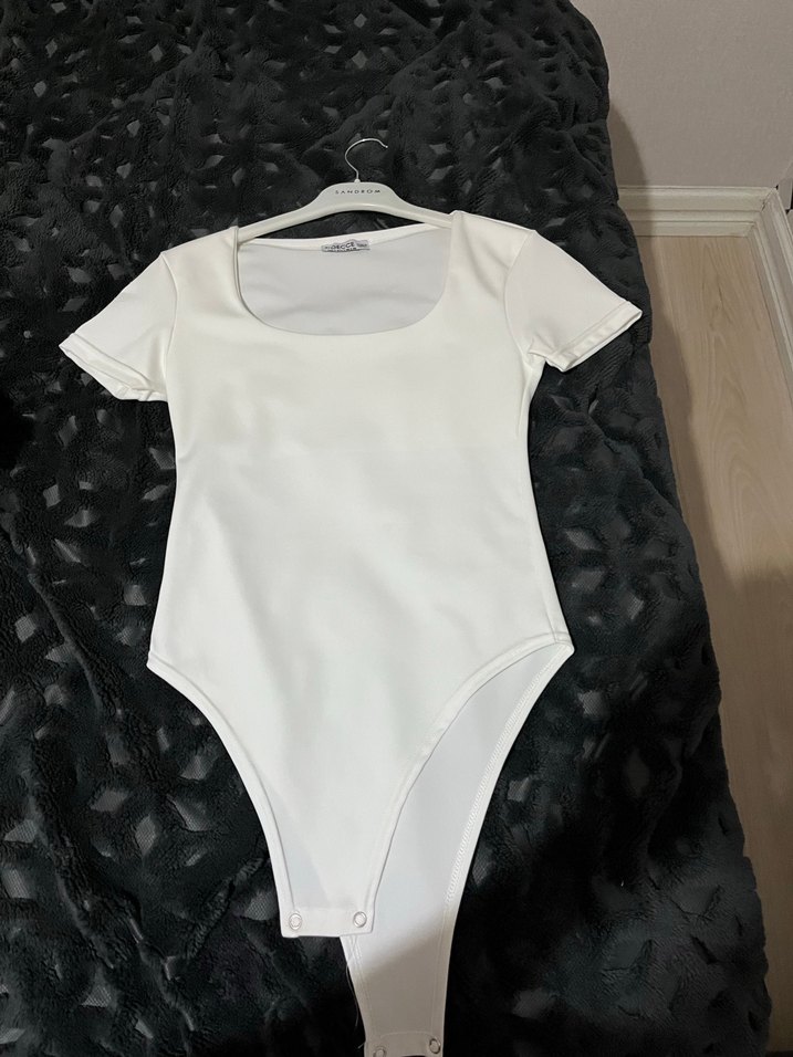 Beyaz Kısa Kollu Body - Görsel 3