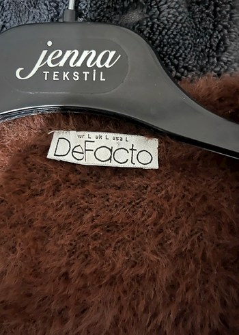 Düğmeli Kahverengi V Yaka Kadın Hırka - Görsel 3