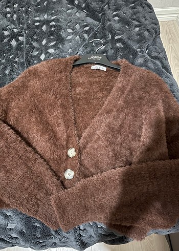 Düğmeli Kahverengi V Yaka Kadın Hırka - Görsel 2