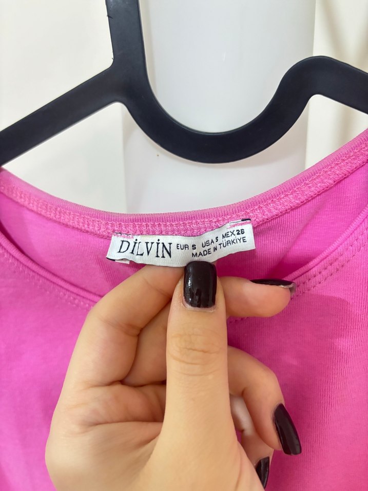 Dilvin Pembe Kadın Atlet - Görsel 2