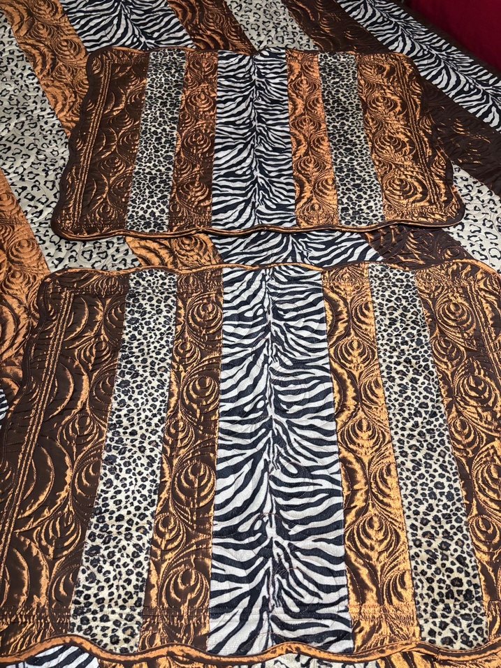 Kahverengi Zebra Desenli Yatak Örtüsü - Görsel 4