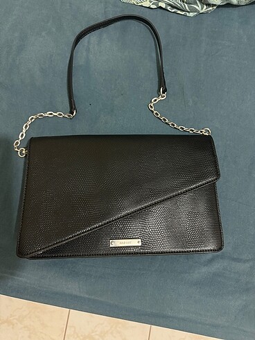 nine west zincir askılı omuz çantası