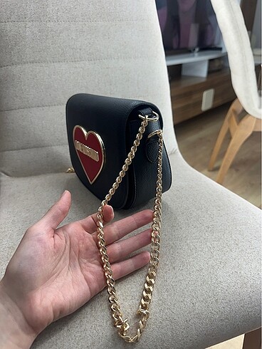  Beden Love moschino askılı çanta