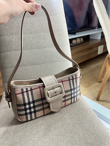 Krem desenli Burberry çanta