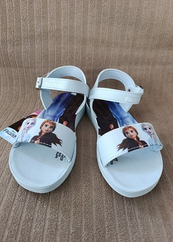 Kız Çocuk Beyaz Baskılı Tokalı Terlik