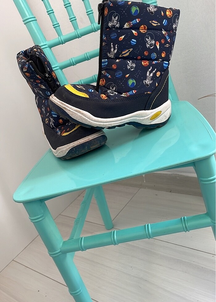 Erkek çocuk bot - Görsel 2