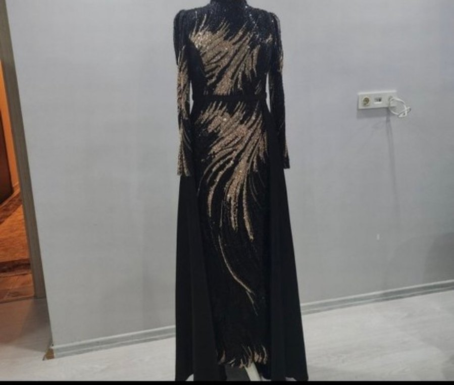 Siyah İşlemeli Uzun Kollu Abiye Elbise - Görsel 2